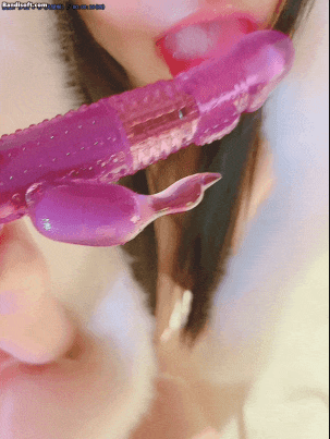 【独家破解资源】重磅 2504 秀人网 软情 新人巨乳甜妹 露三点 打奶蹂躏 紫薇